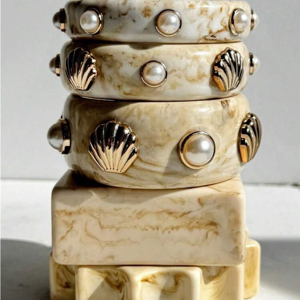 Boho Shell Bangle Q144 - Picture 2 of 7